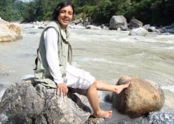 कश्मीर: भाषा सिंह