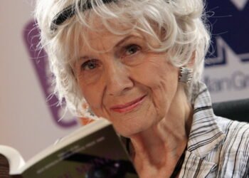 मैं कहता आँखिन देखी : एलिस मुनरो