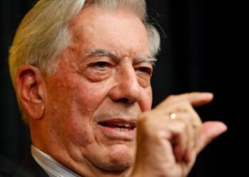 मारियो वर्गास लोसा:  अनुवाद: सरिता शर्मा