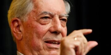 मारियो वर्गास लोसा: अनुवाद: सरिता शर्मा