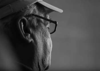 विष्णु खरे की कविता: लड़कियों के बाप: शिव किशोर तिवारी