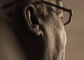 विष्णु खरे: अप्रत्याशित का निर्वचन: ओम निश्चल