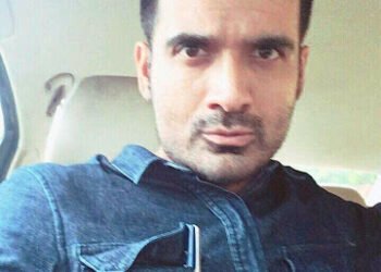 वायु की सुई : अम्बर पाण्डेय