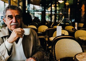 मार्खेज़: सोई हुई सुंदरी और हवाई जहाज़: अनुवाद: सुशांत सुप्रिय