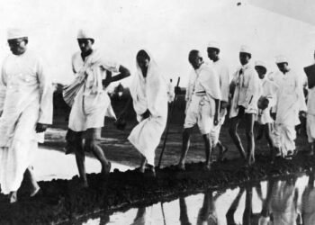 हमारे समय में गांधी: सूरज पालीवाल