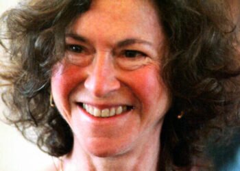 लुइज़ ग्लुक से बातचीत और उनकी कुछ कविताएँ: अनुवाद रीनू तलवाड़