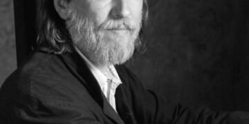 बाहर कुछ जल रहा है : ला:सलो क्रॉस्नॉहोरकै : अनुवाद : सुशांत सुप्रिय