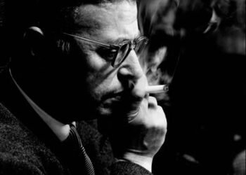 दीवार: ज़्याँ पॉल सार्त्र: सुशांत सुप्रिय